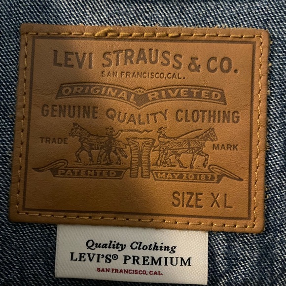 Levi’s Denim Jacket - Picture 4 of 5